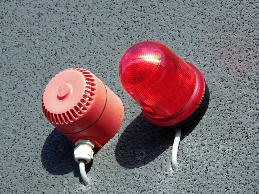 g8e668832e2f0d750f51e99da6a836a2d220d3913a8eb277a535f93a0f757145b48208389fb365832c70e5adf71744ee217ced3e233d3384a20b5db2d735492b0_1280-1680620 alarm, rotating beacon, warning light, siren, signal transmitter, monitoring, burglary, thief, error, protect, lamp, alarm, alarm, alarm, alarm, warning light, siren, siren, siren, siren, siren